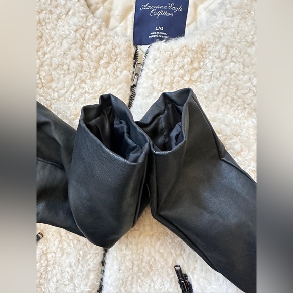 American Eagle Outfitters Black and Cream Teddy Jacket LARGE - Picture 9 of 14